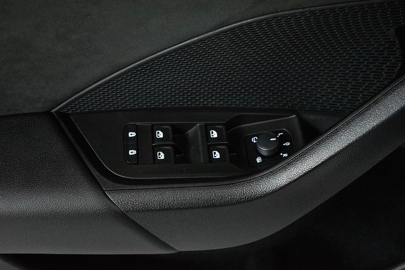 Škoda Octavia RS 2.0 TDI 147kW 4x4*DPH*ČR 1M - fotka 14 z 33