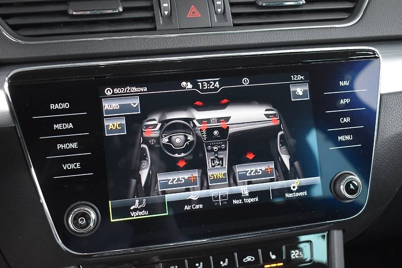 Škoda Superb (2023) 2.0TDI 110kW DSG tažné - fotka 19 z 23