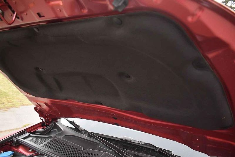 Peugeot 408 je solidně prostorný rodinný vůz s atraktivním vzhledem