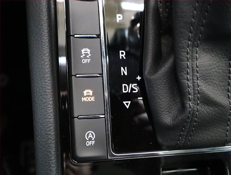 Škoda Superb (2018) 2.0 TDI, 4X4, Automat, Kůže - fotka 22 z 32