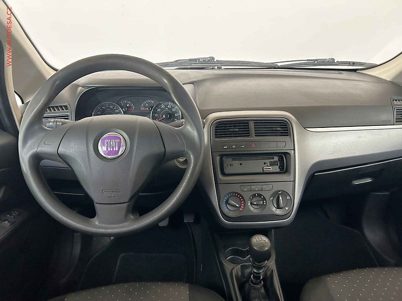 Fiat Punto (2009) 1.4i - fotka 8 z 13