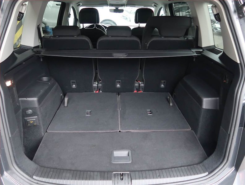 Volkswagen Touran (2018) Highline 1.8 TSI, Automat - fotka 14 z 18