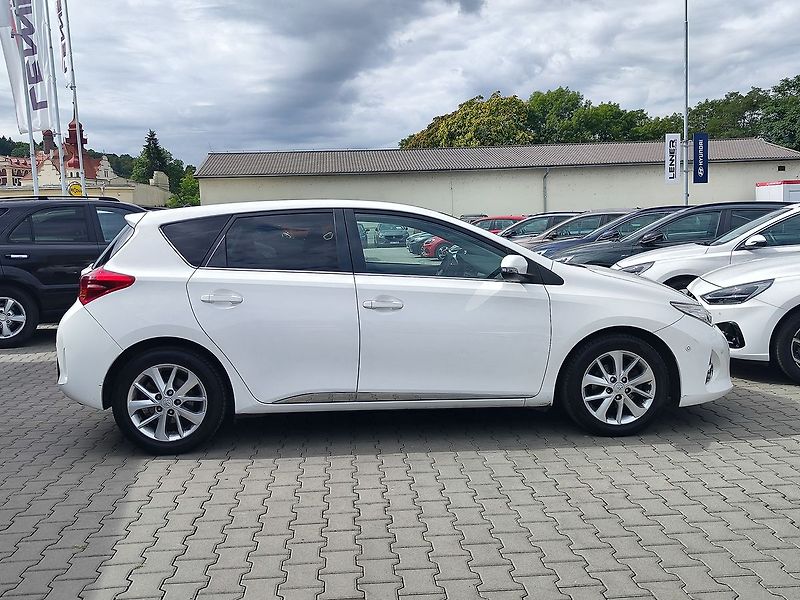 Toyota Auris 1.33 Dual VVT-i/73kW Active - fotka 4 z 28