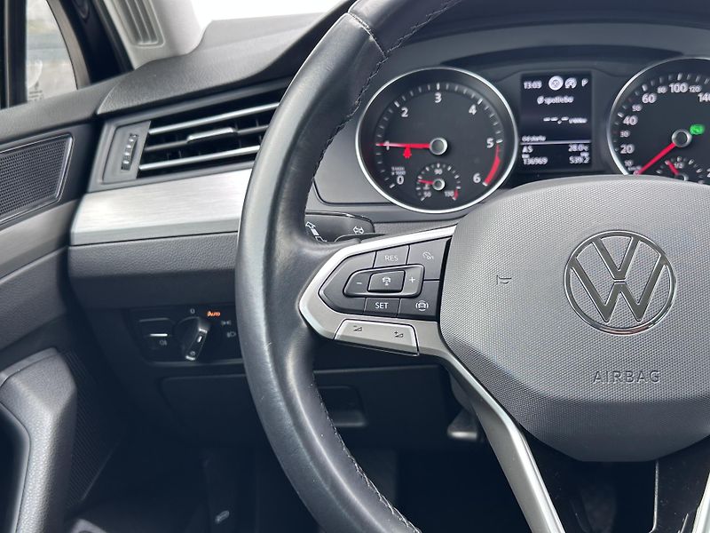 Volkswagen Passat 20TDI DSG Basic - fotka 11 z 21