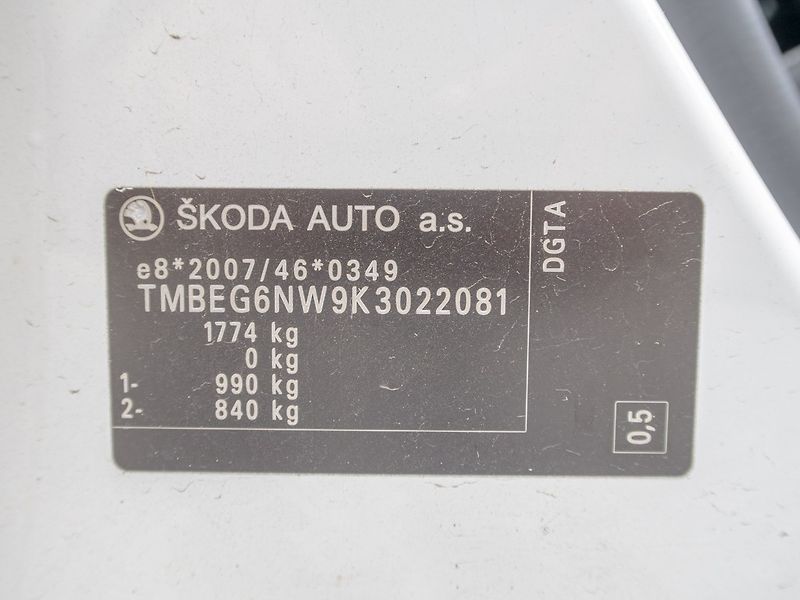 Škoda Scala (2019) ČR 1.6TDI DSG – ČERNÝ STROP - fotka 43 z 46
