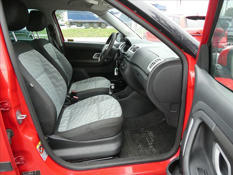 Škoda Fabia 1,6 i16V 77kW AUTOMAT,klima,ČR - fotka 19 z 30