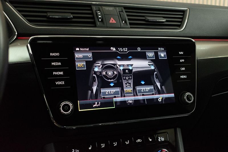 Škoda Superb 2.0TDI L&K*4xVÝHŘEV*DPH*ČR 1.M - fotka 34 z 49