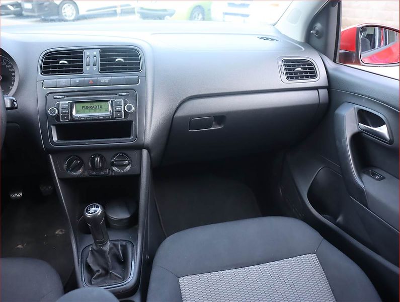 Volkswagen Polo (2009) 1.2 12V, Serv.kniha - fotka 8 z 14