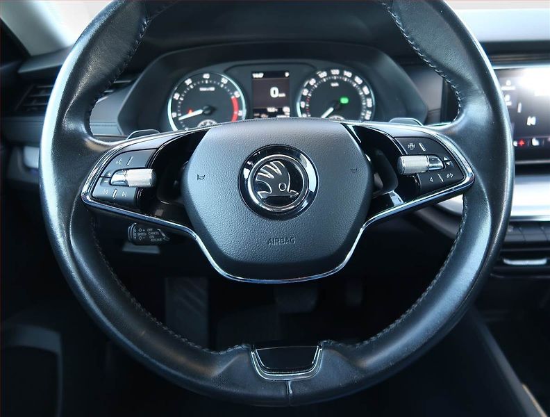Škoda Octavia (2021) Ambition 1.5 TSI e-tec - fotka 16 z 21