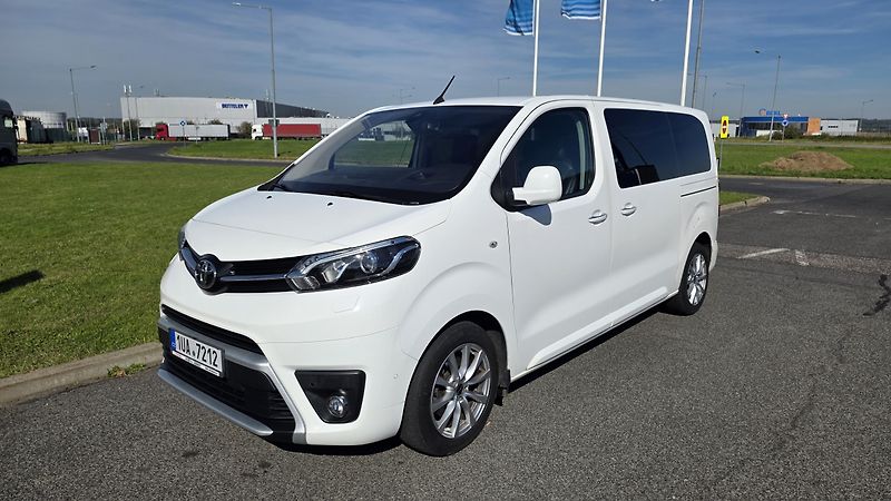 Toyota ProAce Verso (2020) 2.0D-4D 130 kW 6 míst, DPH VIP - fotka 18 z 29