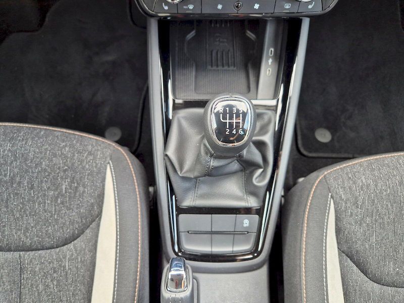 Škoda Kamiq (2025) Top Selection 1.5TSi 110kW 6°m - fotka 27 z 30