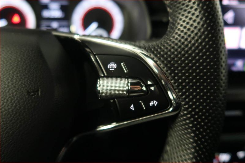 Škoda Kamiq (2023) Monte Carlo 1.0 TSI - fotka 16 z 19