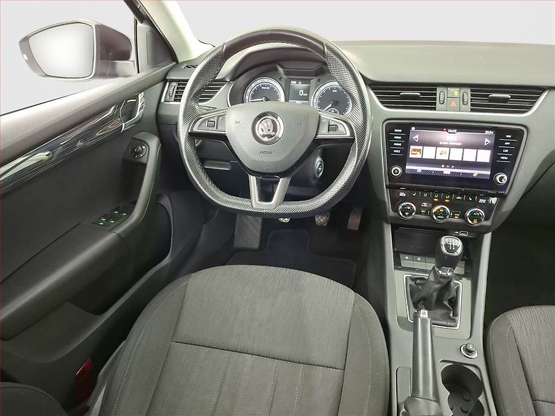 Škoda Octavia (2019) 1.6 TDI, Automat, Navi - fotka 7 z 21