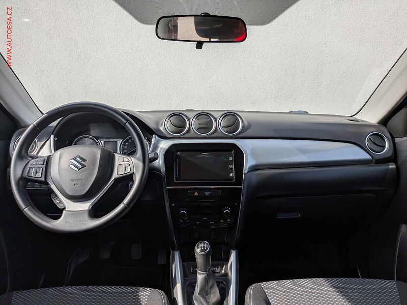 Suzuki Vitara (2016) 1.6 VVT, 1.maj,ČR, autoAC - fotka 8 z 15