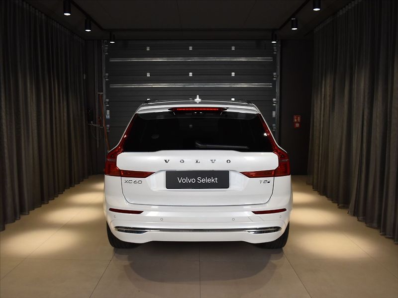 Volvo XC60 2,0 T8 AWD Ultra B&W,Panorama - fotka 6 z 29