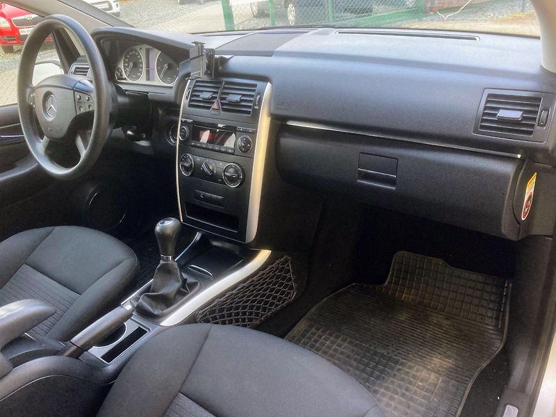 Mercedes-Benz Třídy B 1,7i (85kW) *STK DO 8/2027* - fotka 12 z 17