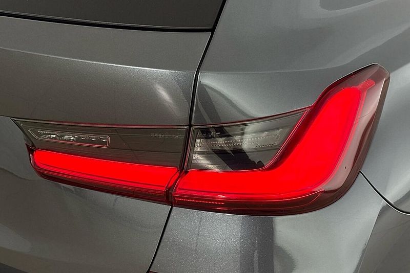 BMW Řada 3 320d xDrive - fotka 5 z 24
