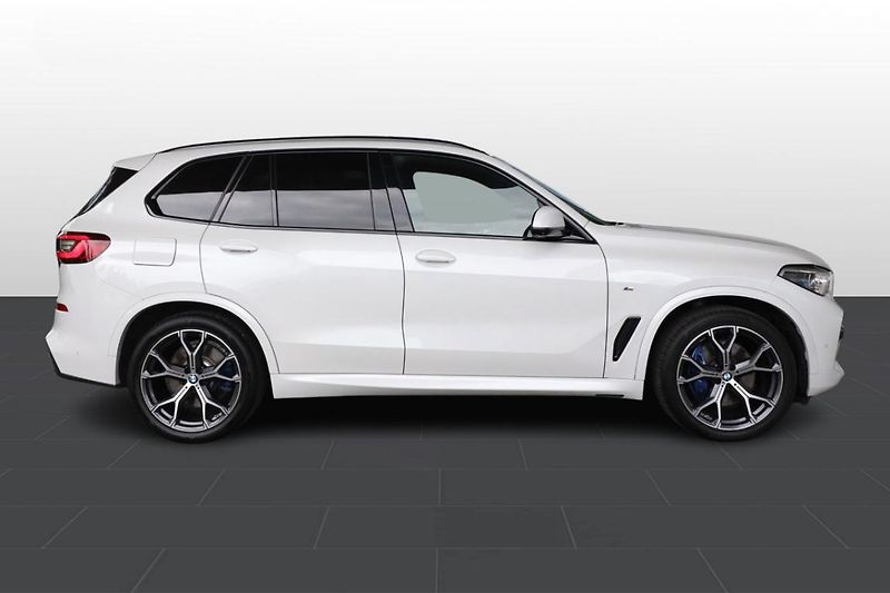 BMW X5 xDrive30d - fotka 7 z 30