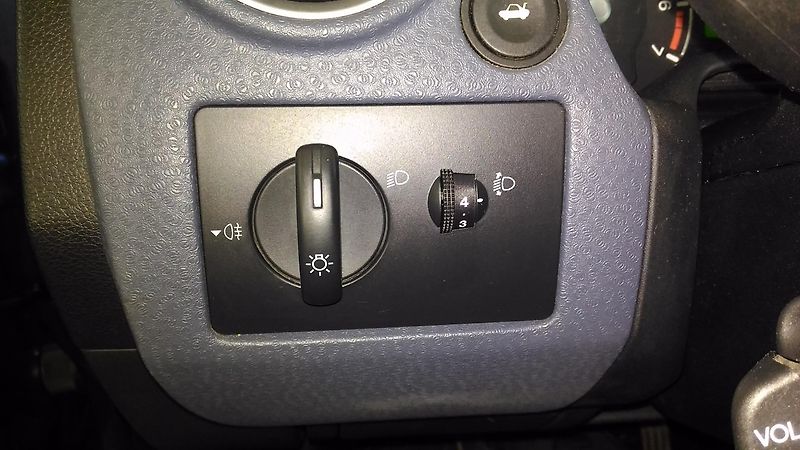 Ford Fusion (2008) 1,4i,59KW,KLIMA,CD,EL.VÝBAVA - fotka 25 z 27