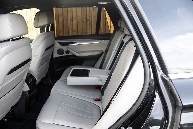 BMW X5 - fotka 44 z 51