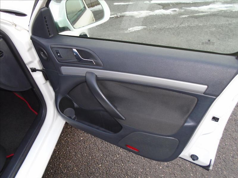 Škoda Octavia 1,6 - fotka 20 z 25