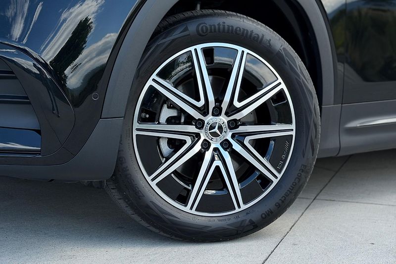 Mercedes-Benz EQB (2025) EQB 300 4Matic AMG Line - fotka 8 z 56