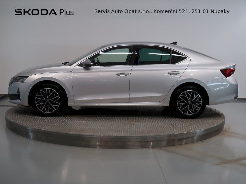 Škoda Octavia (2025) TOP SELECTION 2.0TDI 110KW DSG - fotka 3 z 39
