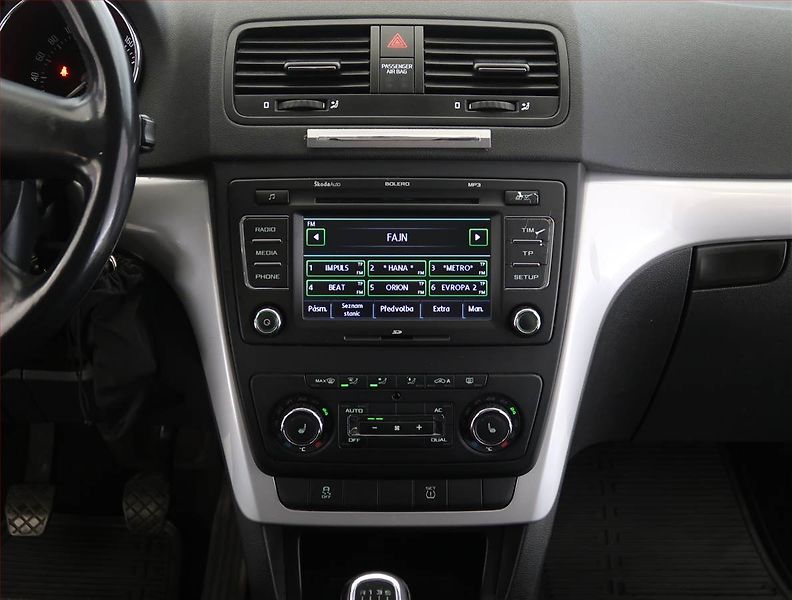 Škoda Yeti (2011) 2.0 TDI, 4X4, Serv.kniha - fotka 12 z 19