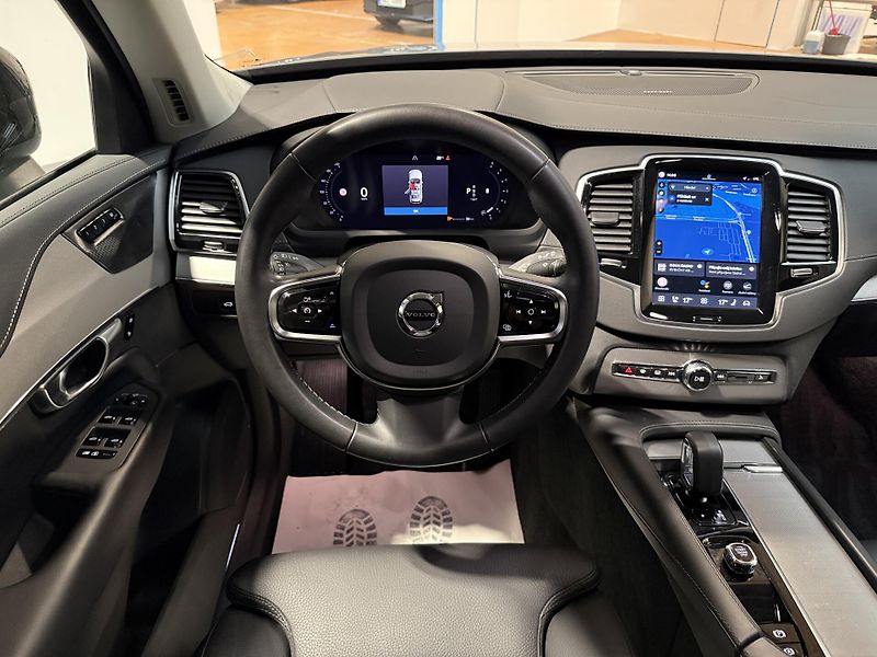 Volvo XC90 B5 AWD diesel Plus Dark Auto - fotka 6 z 17