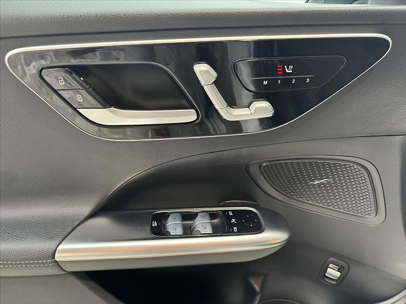 Mercedes-Benz Třídy C C 220d - fotka 5 z 30