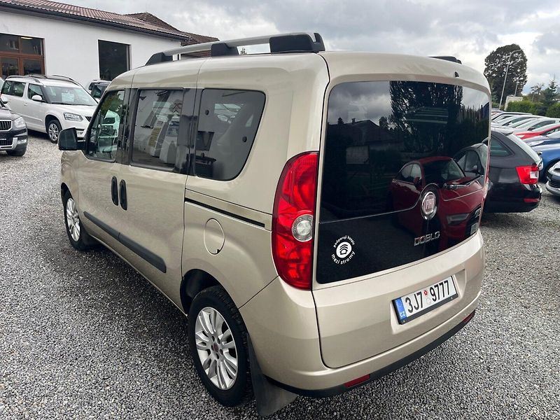 Fiat Dobló (2010) 1.6 JTD 7 Míst  Nová STK - fotka 4 z 19
