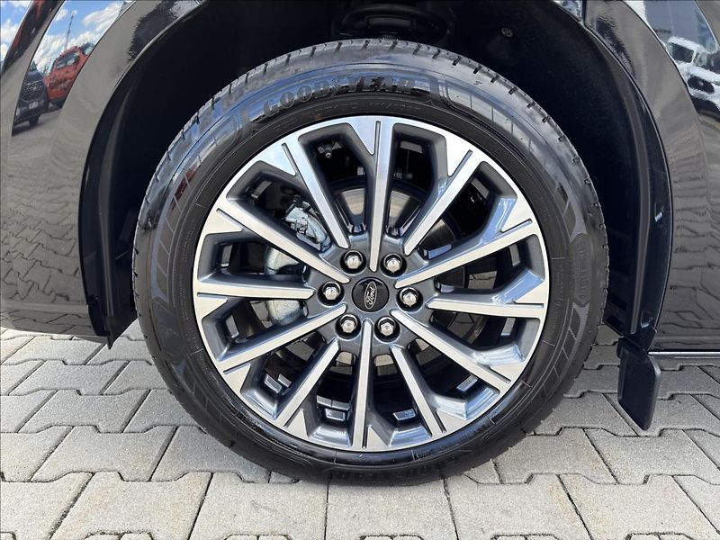Ford Tourneo Custom 2,5 PHEV 171kW Titanium X L2 - fotka 10 z 56