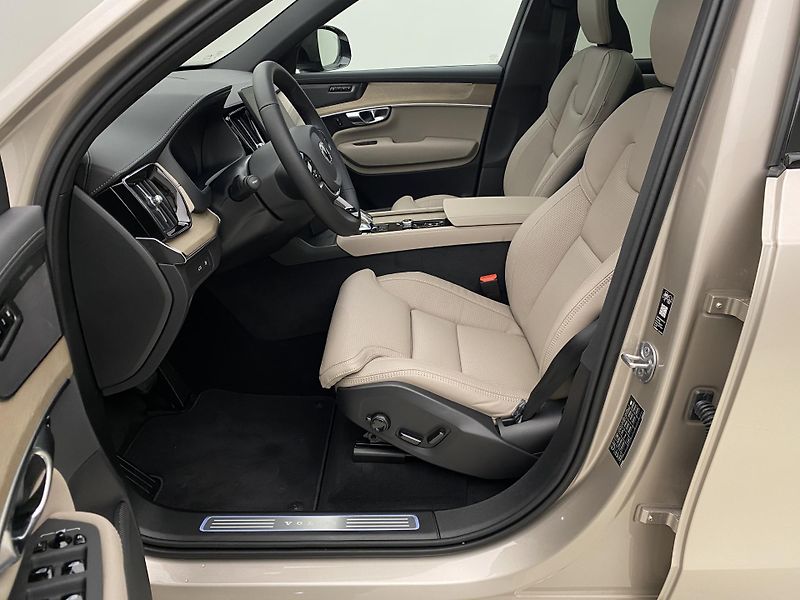 Volvo XC90 (2026) T8 AWD Plug-in DARK PLUS 7m - fotka 3 z 66