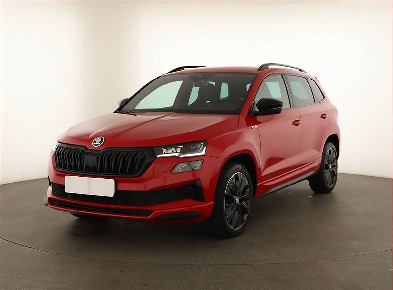 Škoda Karoq (2023) Sportline 1.5 TSI - fotka 2 z 20