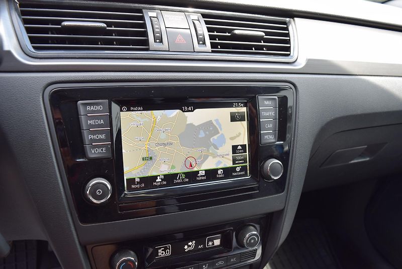 Škoda Rapid (2016) 1.2TSI 81kw AMBIT JOY XEN NAVI - fotka 25 z 49