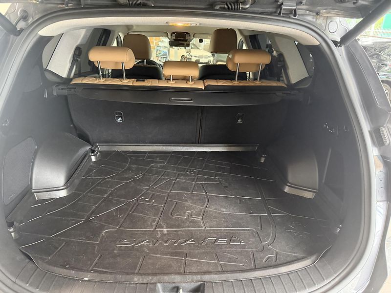 Hyundai Santa Fe (2021) 2.2CRDi 148kW Style 4x4 - fotka 7 z 20