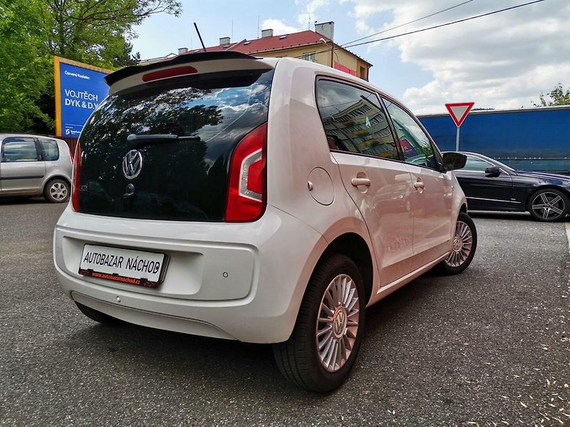 Volkswagen up! (2014) 1.0MPi 44kw Automat PDC ČR - fotka 5 z 27