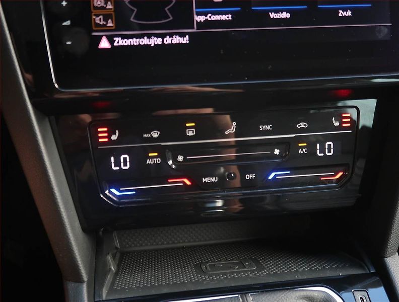 Volkswagen Passat (2020) R-Line 2.0 TDI, Serv.kniha - fotka 21 z 24