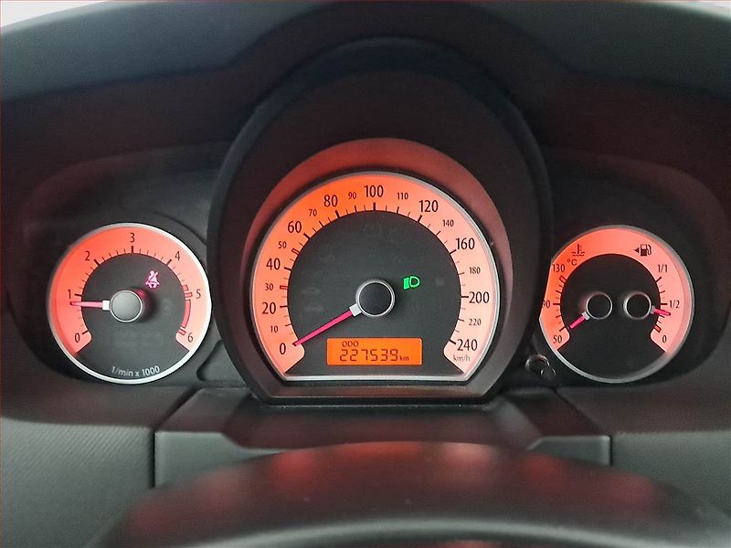Kia Ceed (2010) 1.6 CRDi, po STK, rezervace - fotka 11 z 16