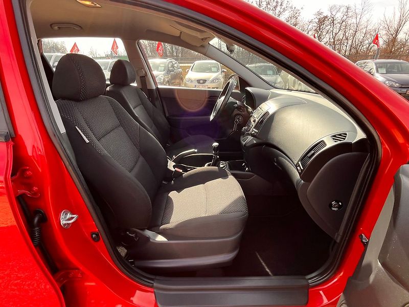 Hyundai i30 1.6CRDI 66kw - fotka 19 z 31