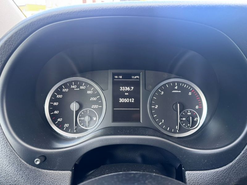 Mercedes-Benz Vito (2020) TOURER 8 MÍST 1,8D 75KW 110CDI - fotka 27 z 48