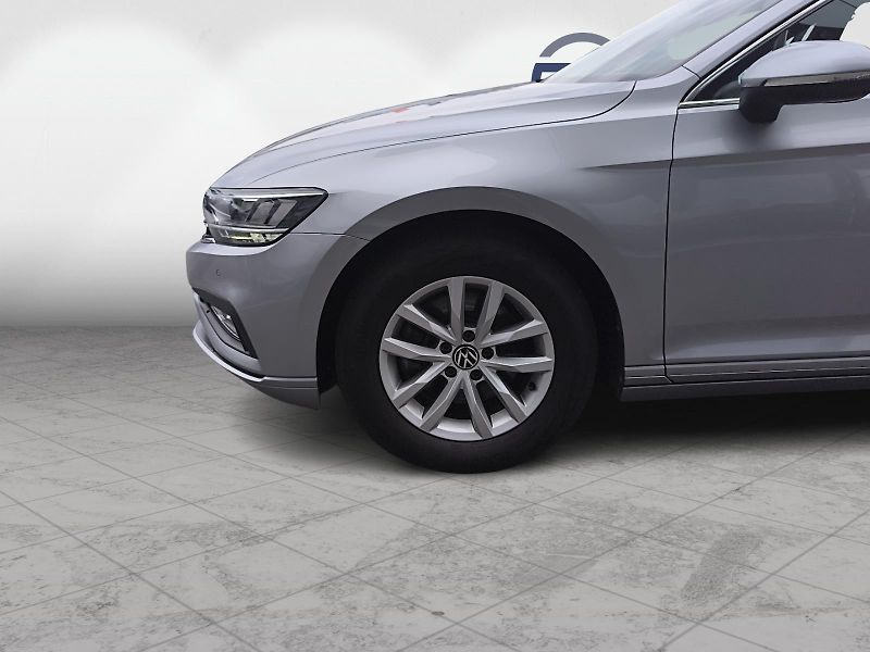 Volkswagen Passat 2.0TDi DSG  Business Premium - fotka 23 z 23