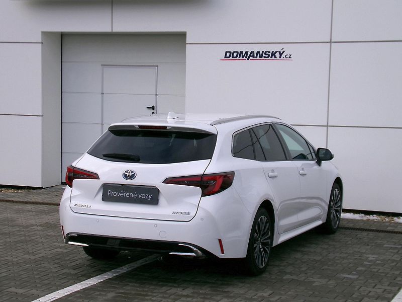 Toyota Corolla TS STYLE 1.8 HEV 103kW e-CVT - fotka 3 z 23