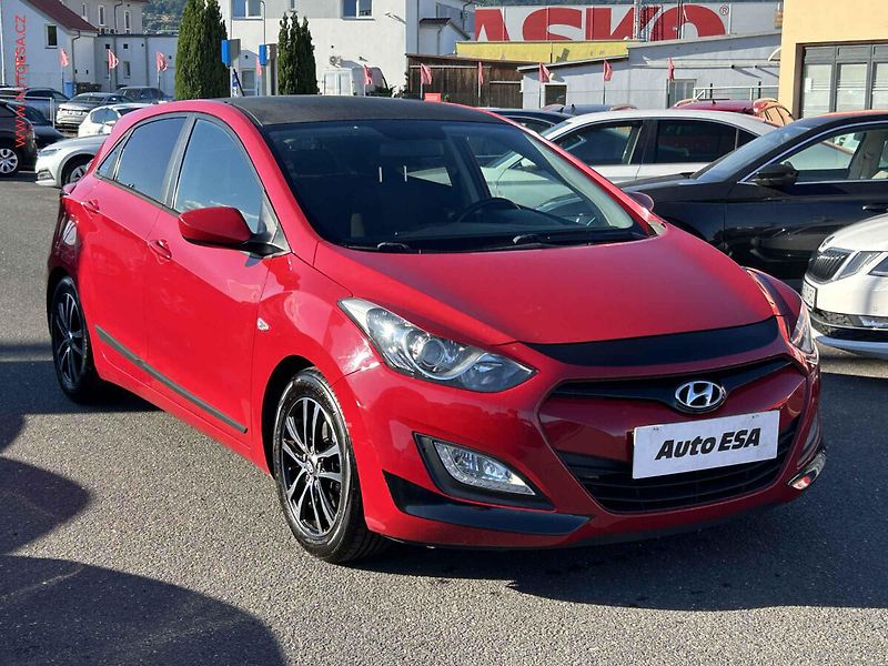 Hyundai i30 (2013) 1.6CVVT, ČR, Navi, AC - fotka 1 z 18