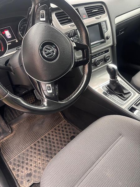 Volkswagen Golf (2015)  2.0 TDI, panorama, tažné  - fotka 7 z 10