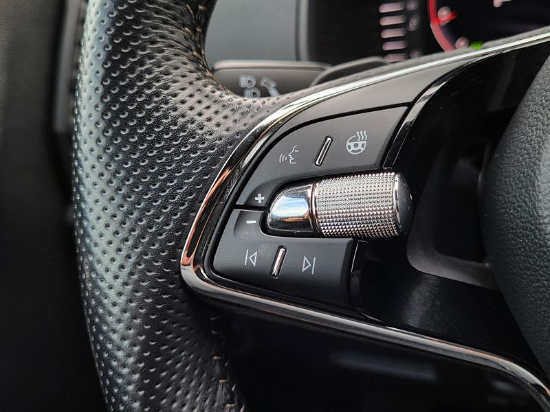 Škoda Karoq 1.5 TSI 110kW DSG SPORTLINE - fotka 24 z 48