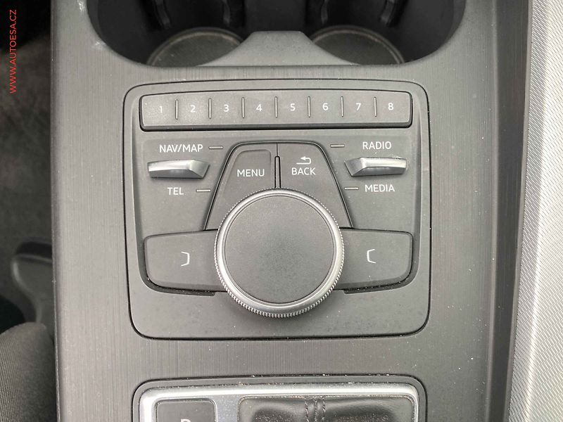 Audi A4 (2017) 2.0 TDi, AT, bixen - fotka 17 z 20