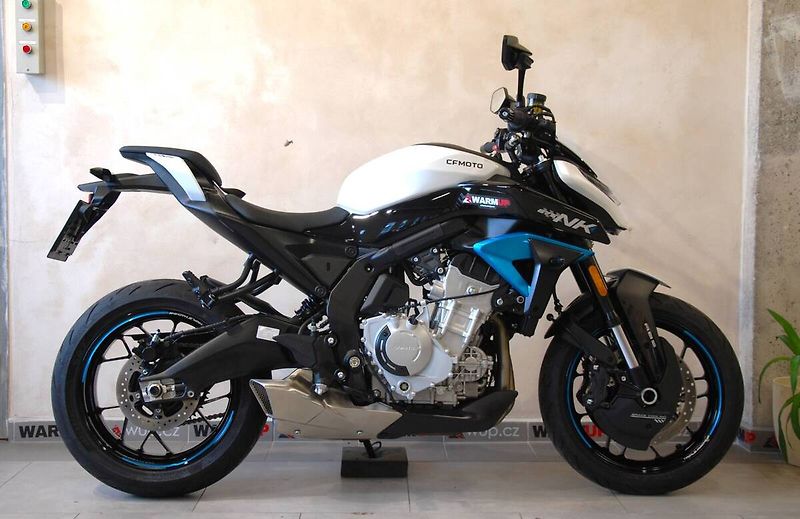 CFMOTO (2025) 675 NK - stroj od nás,1.maj,90 - fotka 1 z 20