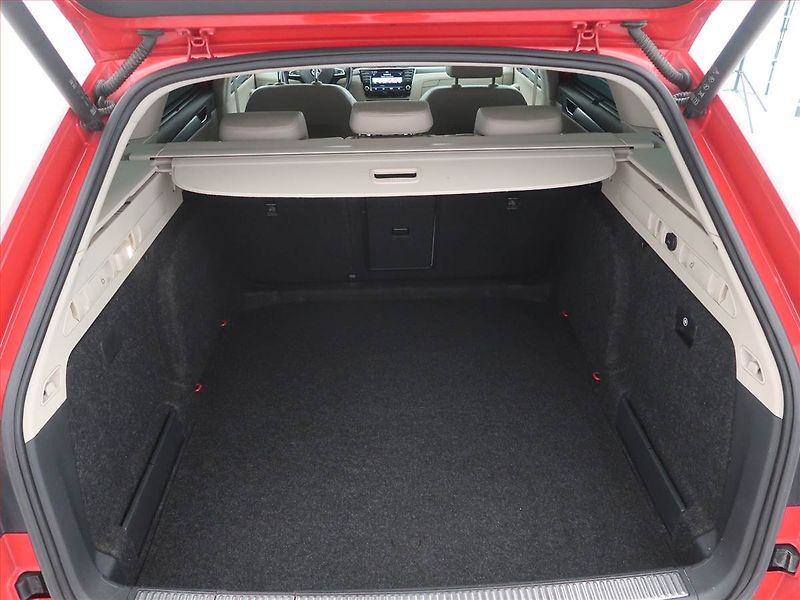 Škoda Superb (2016) Style Plus 1.4 TSI, Automat - fotka 12 z 16