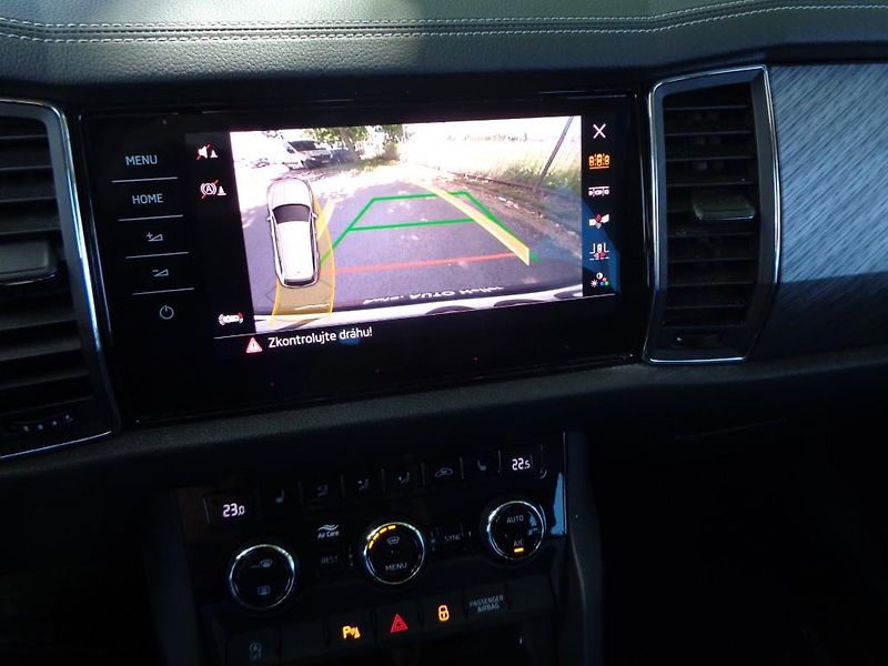 Škoda Kodiaq 2,0TDI DSG 4x4 STYLE PLUS 110 - fotka 15 z 30